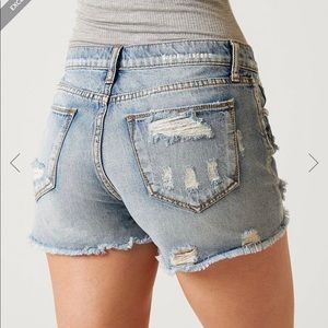 EUC Gilded Intent Distressed Short 28